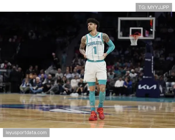 Shams报道：黄蜂队拉梅洛·鲍尔预计将因脚踝伤势缺席剩余常规赛